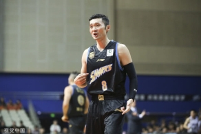 上海男篮官宣刘炜退役 新赛季退役8号球衣