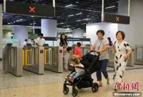 早新闻：国庆假期1.38亿人次乘坐火车出行