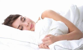 冬天睡不醒 不妨“赖床10分钟”让你更健康