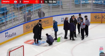 平昌冬奥会场馆比赛时突然冰裂！比赛暂停