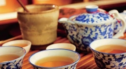 古典名著《红楼梦》中贾母为何不喝六安茶