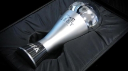 FIFA公布全新世界足球先生奖杯