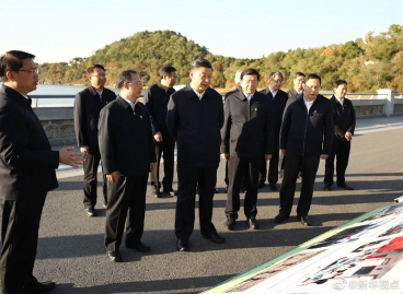 习近平赴江苏南通考察长江生态