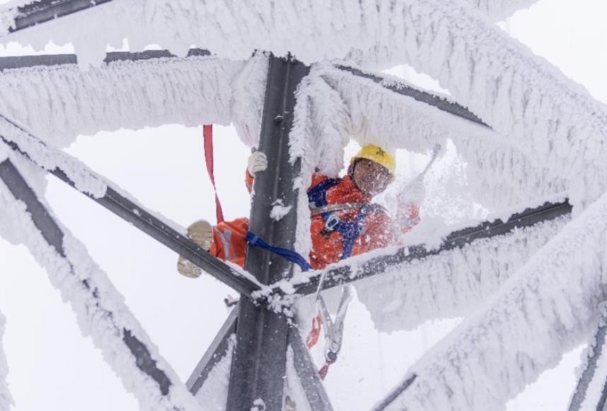 应急管理部会商部署春节假期低温雨雪冰冻灾害防范应对工作