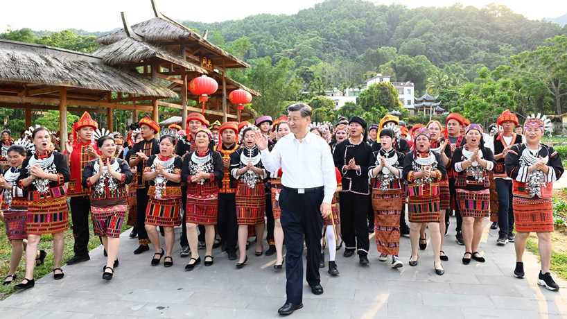 习近平：解放思想开拓创新团结奋斗攻坚克难 加快建设具有世界影响力的中国特色自由贸易港