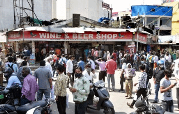 英媒：印度首都卖酒禁令背后折射出激烈的政党斗争