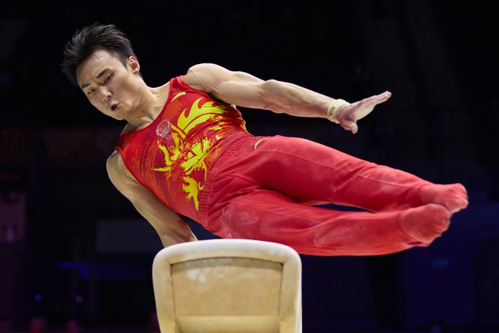 体操世锦赛：中国男团位居资格赛第四晋级决赛
