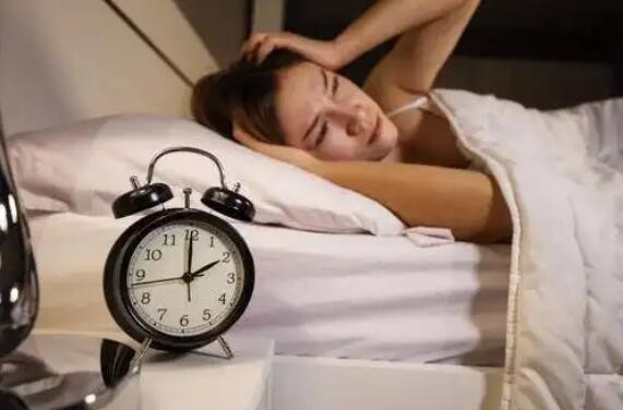 长期睡眠不足会升高血压？造成这3大危害不可忽视