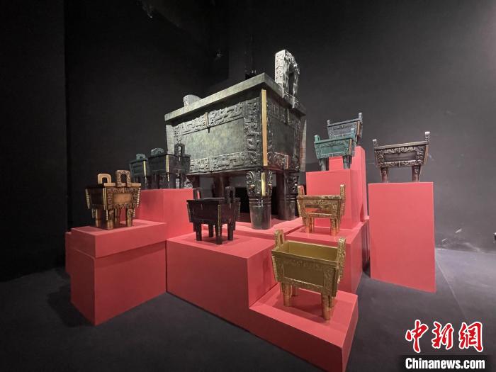 与众不“铜”!朱炳仁非遗铜雕近百件巨制集中亮相上海