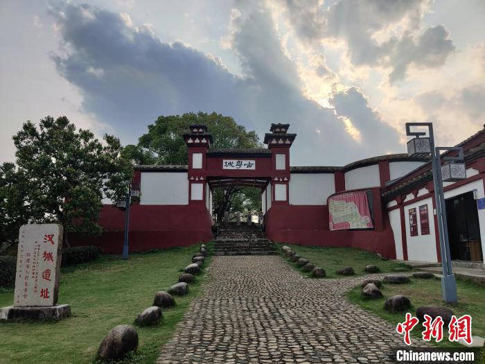 城村汉城遗址外景。 叶秋云 摄 城村汉城遗址外景。 叶秋云 摄