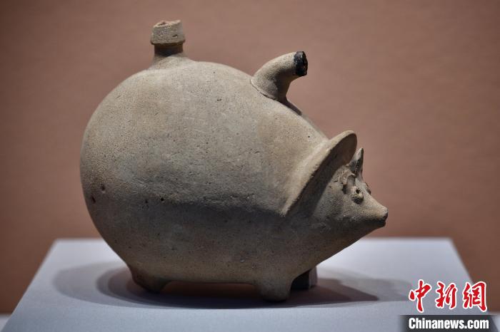 图为刺猬形奠酒容器,乌鲁克文化,距今6000年-5100年。 韦亮 摄 图为刺猬形奠酒容器,乌鲁克文化,距今6000年-5100年。 韦亮 摄