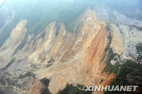 航拍地震后的汶川生命线[组图]