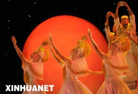 庆祝宁夏回族自治区成立50周年大型歌舞晚会举行