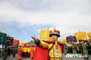 天坛上演“祭天盛典” 重现昔日皇家威严 [组图]