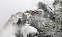 绝美雪景 “奇险天下第一山”宛如仙境