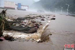 吉林暴雨多地出现水灾