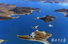 军方公开歼11巡航大好河山猛图