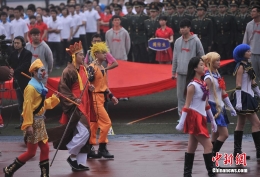 重庆大学运动会：“唐僧”“美少女战士”登场