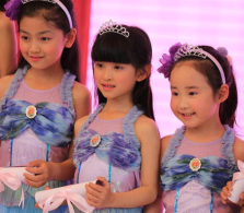 42位中国女孩“加冕”迪士尼小公主