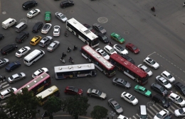 北京等地“无车日”变拥堵日