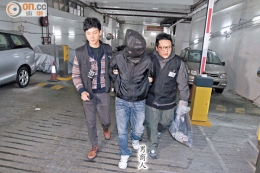 香港运钞车掉1500万警方拘捕1男1女 954万未寻回