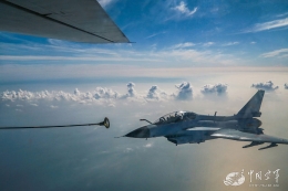 中国空军歼10空中加油美照