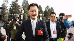 那些被媒体记者“穷追不舍”的代表委员们