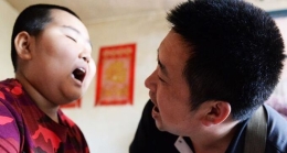“坚果爸爸”：我绝不放弃自己的儿子