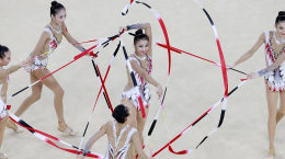 艺术体操集体全能赛 各国选手美丽造型争艳