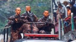 巴西警方与毒贩街头交火 3人被击毙