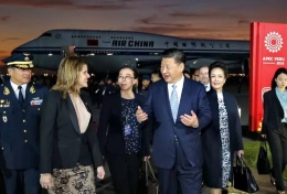 习近平刚刚到访的这个国家 为啥称中国人为“老乡”