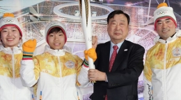 平昌冬奥火炬与统一制服正式亮相