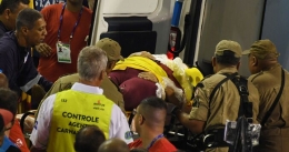 巴西里约狂欢节花车失控撞向人群 至少8人受伤