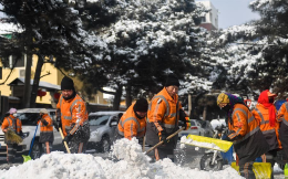 é•¿æ˜¥çŽ¯å«å·¥äººæ¸…é›ªä¿è·¯ç•…