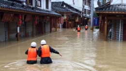 甘肃文县遭强降雨袭击