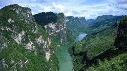 雄浑北盘江 景色美如画
