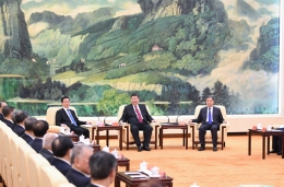 习近平同党外人士共迎新春