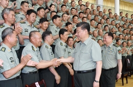 习近平视察陆军步兵学院