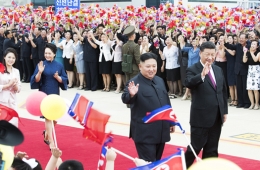 习近平出席金正恩举行的欢送仪式