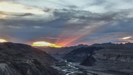 å¤æ ¼å¤•ç…§