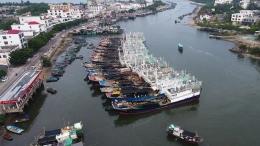 琼海：渔船回港避台风
