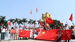 香港市民学生为祖国庆生