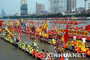 广州国际龙舟邀请赛开赛 15万市民观赛[组图]