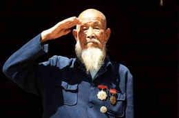 听抗战老兵讲抗战故事
