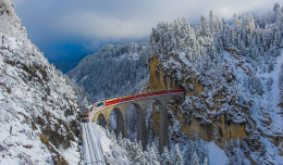 欧洲海拔最高铁路线穿越冰雪