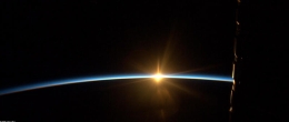 英宇航员出书公开地球俯瞰照片