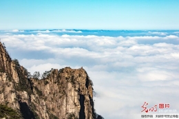 黄山：大雪节气惊现迷人美景