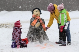 堆雪人大赛 战斗民族如何斗雪人