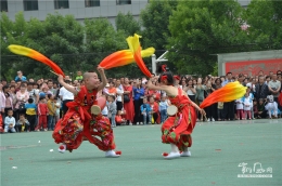 六一，安塞腰鼓响彻天