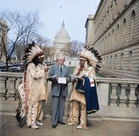 着色旧照：美国土著与前总统会面
